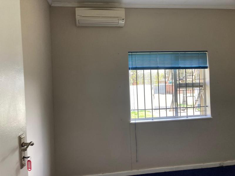 To Let Commercial Property for Rent in Newton Park Eastern Cape